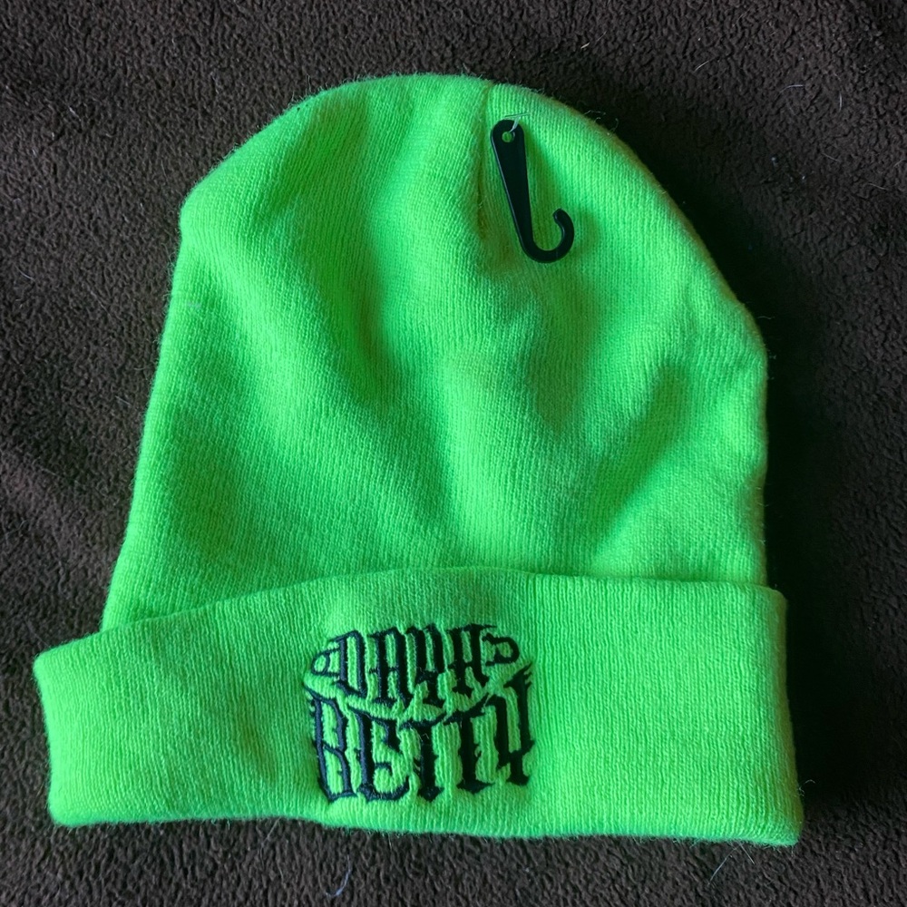 “Daya Betty” wresting Beanie with Black Embroidery 🪐